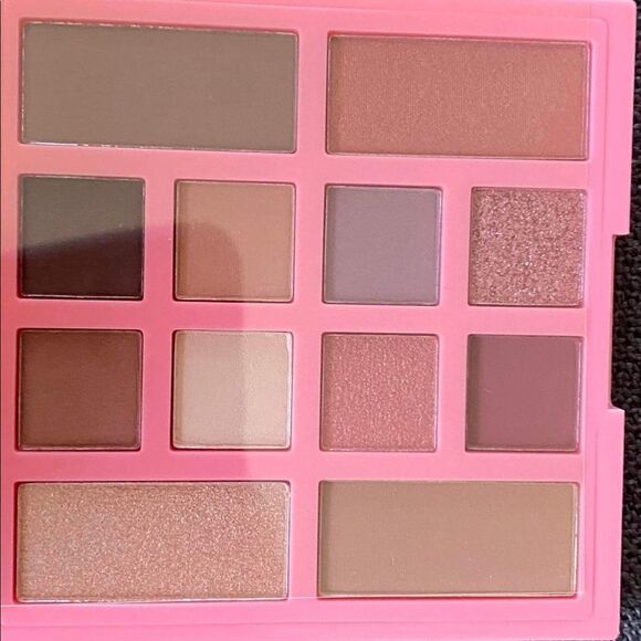 CIATE London Everyday Vacay Eye & Face Palette - Picture 6 of 11